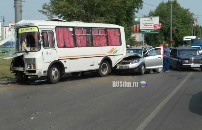 9 человек пострадали в ДТП с автобусом в Оренбурге