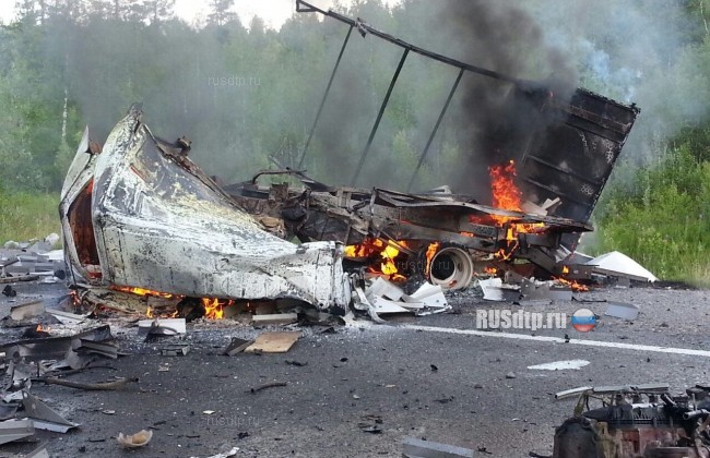 В ХМАО в ДТП с бензовозом погибли два человека