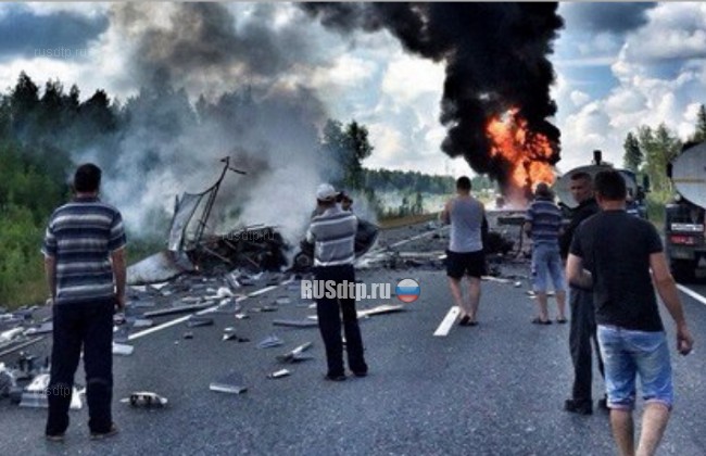 В ХМАО в ДТП с бензовозом погибли два человека