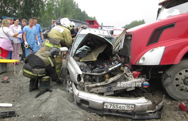Два человека погибли в ДТП на Гусинобродском шоссе в Новосибирске