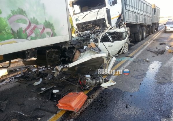 Шесть автомобилей столкнулись на трассе в Ростовской области