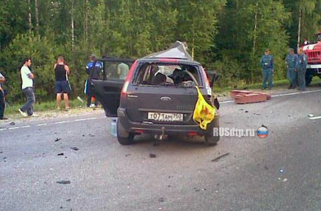 Два человека погибли и 8 пострадали в ДТП с микроавтобусом в Калужской области