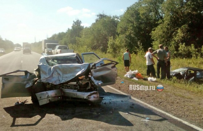 Три человека погибли и четверо пострадали в крупном ДТП в Кинельском районе