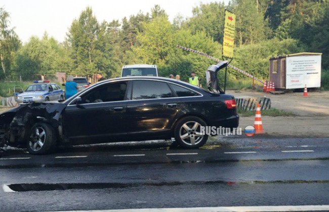 Автомобиль и мотоцикл столкнулись на Лыткаринском шоссе в Подмосковье