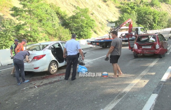 На Мамайском перевале в Сочи пьяный водитель насмерть сбил парня и девушку