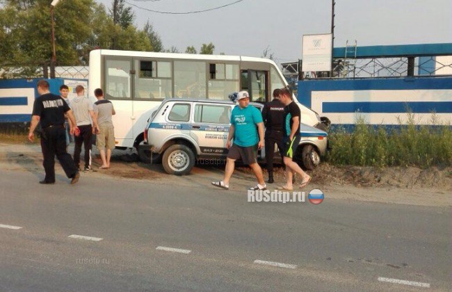 Четверо пострадали в ДТП с участием автобуса и полицейского автомобиля в Томской области