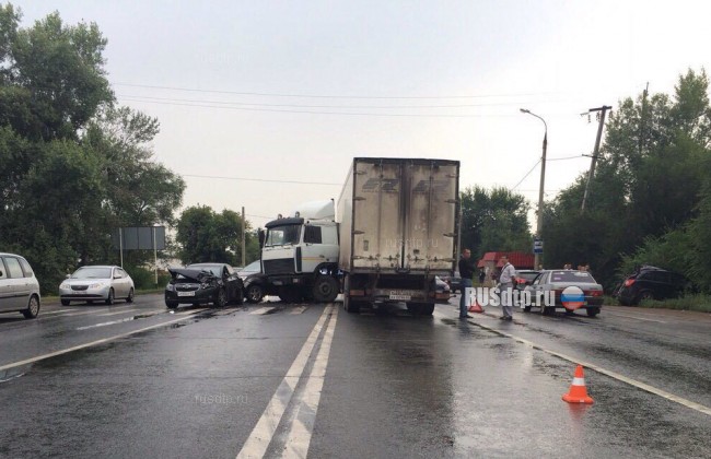 Женщина-пешеход погибла в массовом ДТП в Самарской области. Видео