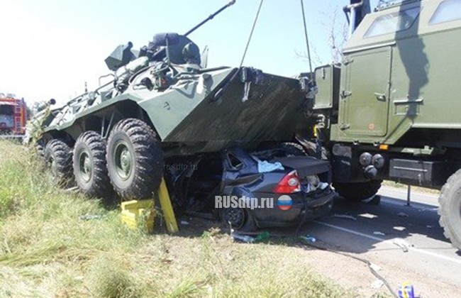 Два человека погибли в ДТП с бронетранспортером в Крыму