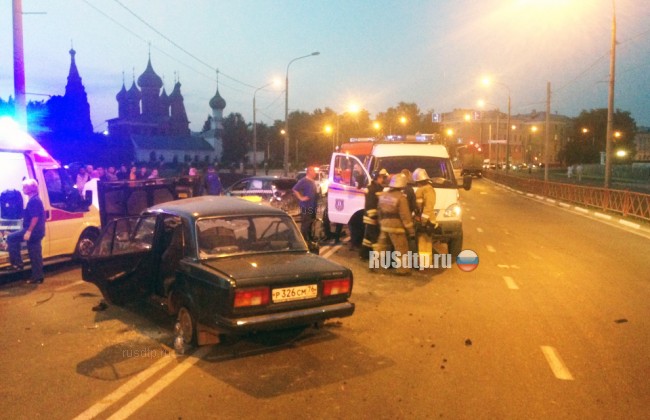 Женщина погибла в ДТП с участием автомобиля такси в Ярославле
