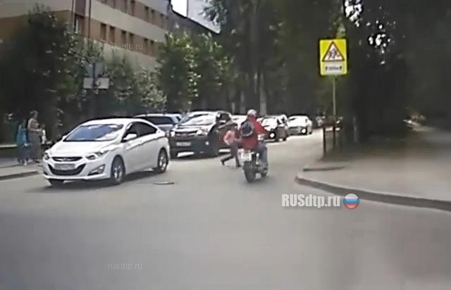 В Екатеринбурге мотоциклист сбил ребенка
