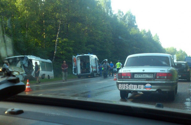 Автобус и фургон столкнулись в Подмосковье