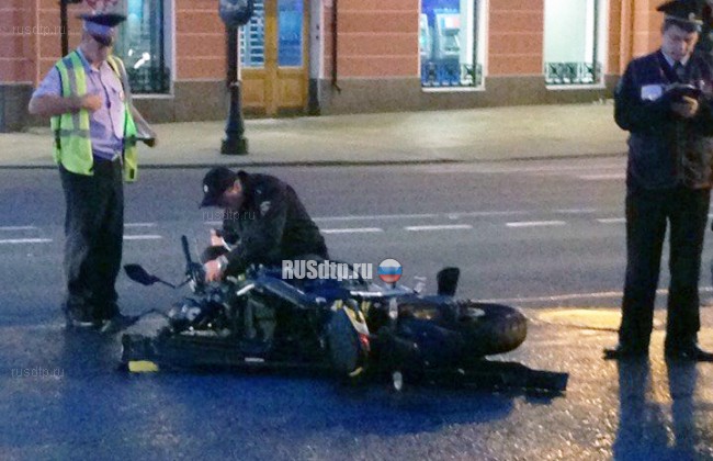 На Невском проспекте в ДТП погиб мотоциклист