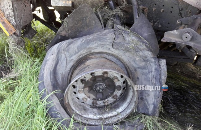 Самосвал раздавил «Honda Civic» в Омской области