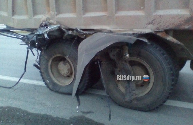 В Челябинской области Ниссан влетел в грузовик