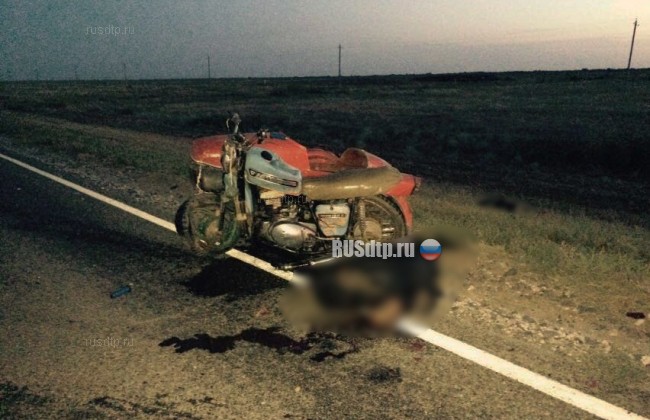 В Астраханской области в ДТП погибли мотоциклист и его пассажир