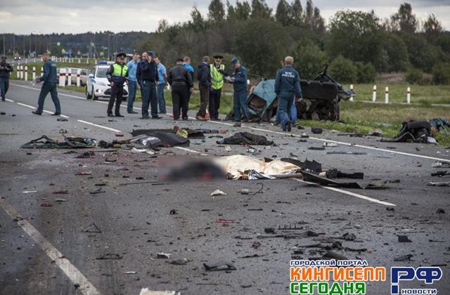 7 человек погибли в ДТП с участием микроавтобуса и грузовика в Ленинградской области