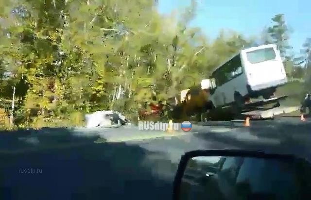 В Челябинской области водитель «Лады» совершил рискованный обгон и устроил смертельное ДТП