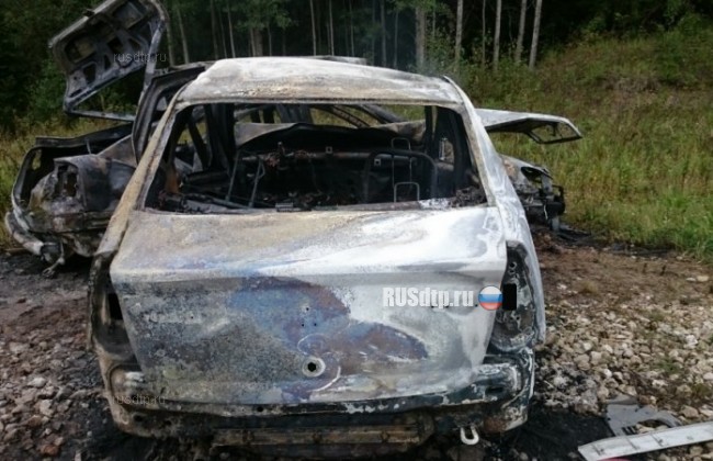 Три человека сгорели в разбитых машинах на трассе \&#187;Вятка\&#187; в Кировской области