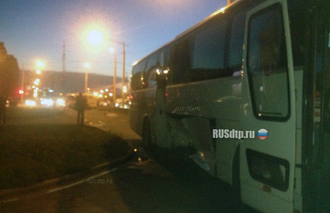 Столкновение автобусов в Иркутске попало в объектив видеорегистратора
