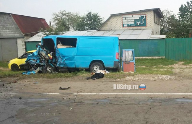 ВИДЕО: три человека погибли в ДТП под Киевом