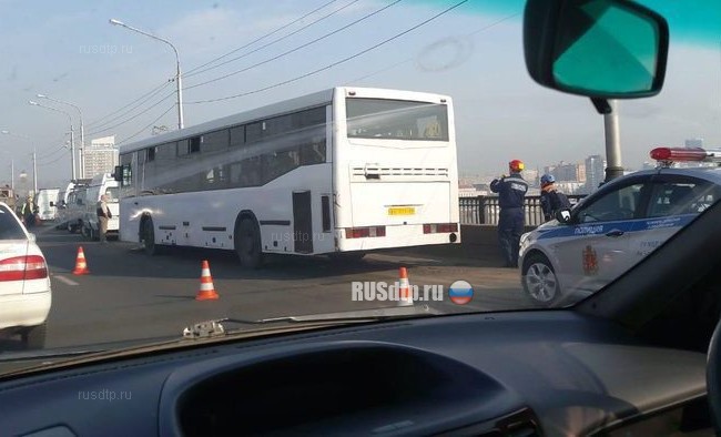 В Красноярске 17 человек пострадали в ДТП с участием автобуса на Коммунальном мосту