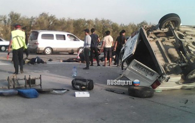 В Казахстане в крупном ДТП погибли 6 человек