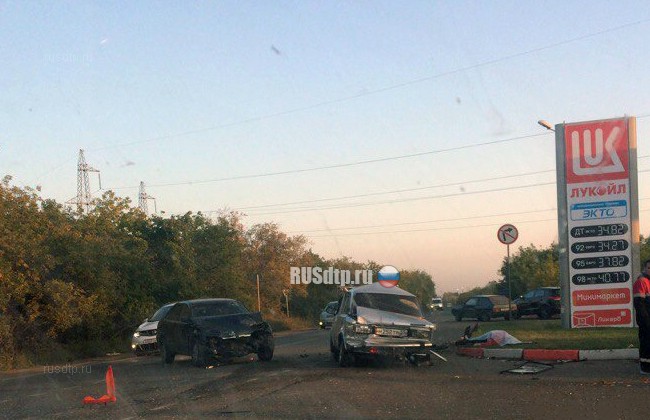 В Омске в ДТП возле АЗС погибла 57-летняя женщина