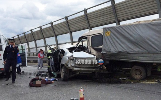 Один человек погиб в крупном ДТП на «танцующем мосту» в Волгограде
