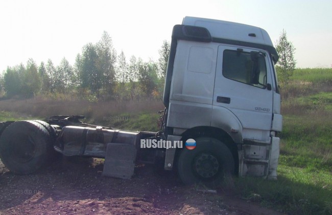 Неопытный водитель столкнулся с грузовиком на окружной автодороге Ижевска