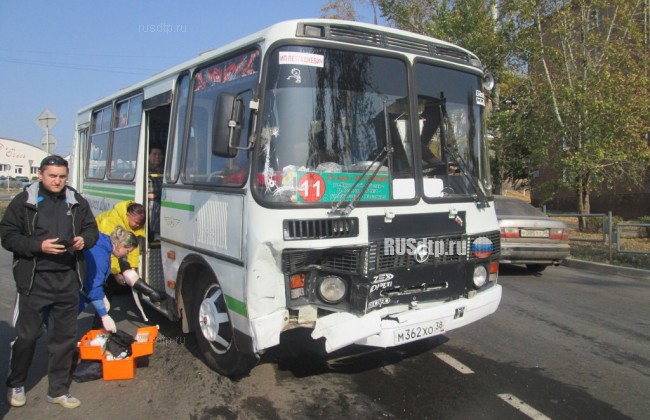 В Братске при столкновении «Тойоты» и автобуса пострадали 8 человек