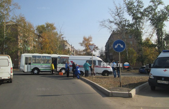 В Братске при столкновении «Тойоты» и автобуса пострадали 8 человек