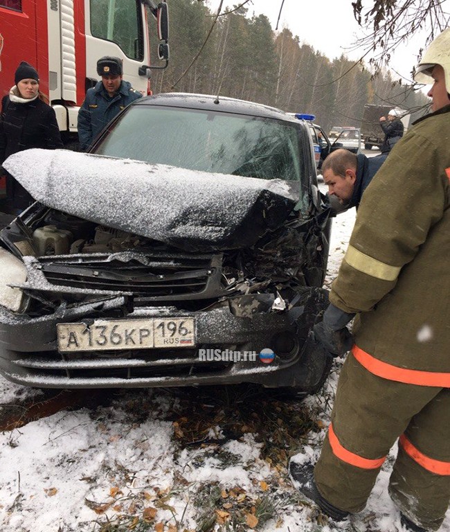 Семь автомобилей столкнулись из-за гололеда на трассе Екатеринбург-Тюмень