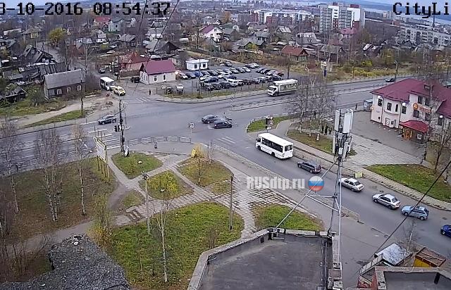 Два автомобиля столкнулись на улице Ватутина в Петрозаводске