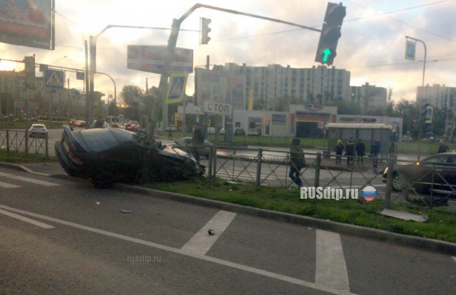 Два человека погибли в ДТП на Ленинском проспекте в Санкт- Петербурге