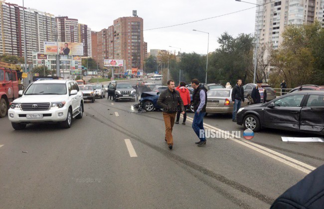 ВИДЕО: в Самаре столкнулись 11 автомобилей