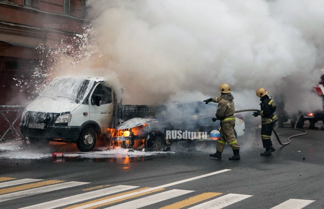 В Петербурге сгорело «Яндекс.Такси»