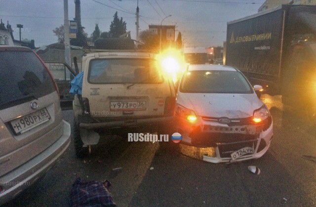 В Воронеже пьяный водитель устроил массовое ДТП с участием шести автомобилей