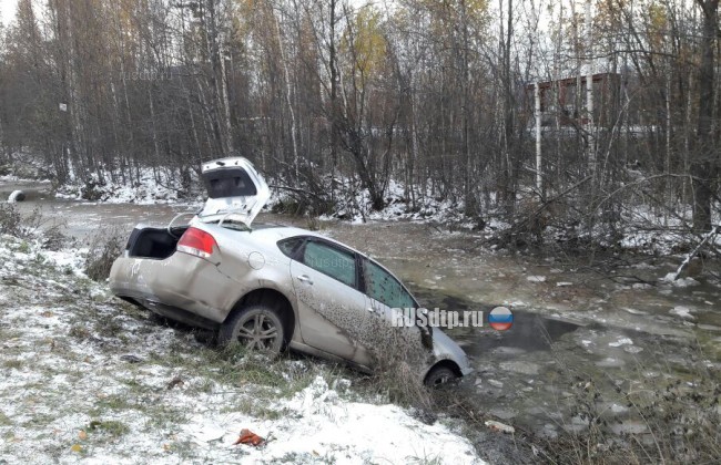 На Серовском тракте водитель \&#187;Фольксвагена\&#187; погиб, опрокинувшись в кювет с водой