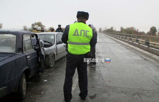 Шестеро пострадали в лобовом столкновении автомобилей под Астраханью