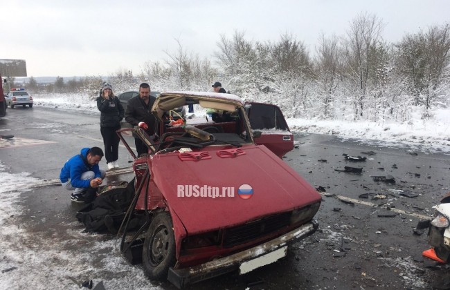 Женщина погибла в ДТП с участием пяти автомобилей в Самарской области