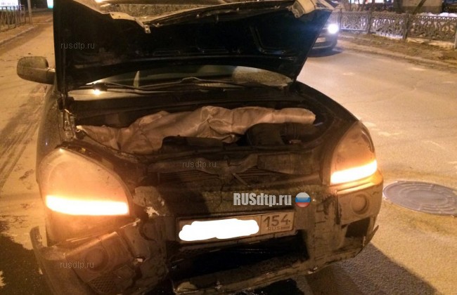Водителю едва не срезало голову в результате ДТП в Новосибирске