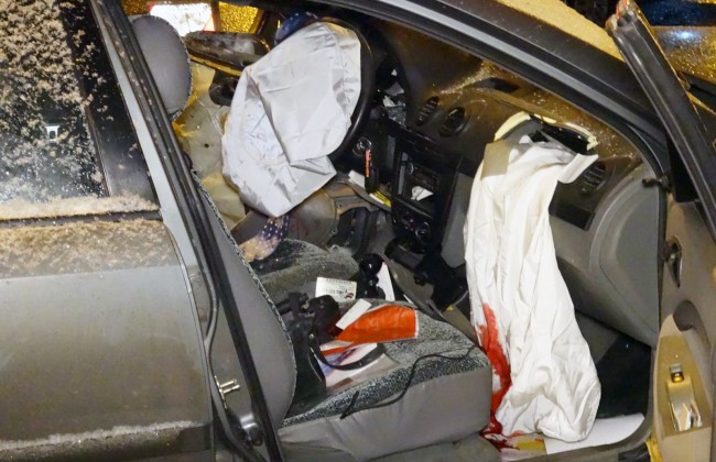 На северо-западе Москвы автомобиль врезался в столб: водитель погиб