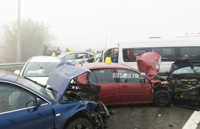 В Румынии в массовом ДТП три человека погибли и около 50 получили травмы