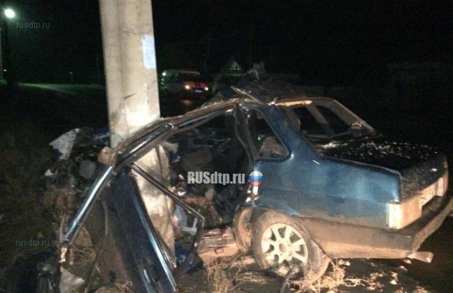 «Лада» врезалась в столб под Волгоградом: водитель и два пассажира погибли