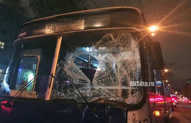 Два автобуса столкнулись в Екатеринбурге. Пострадали 11 человек