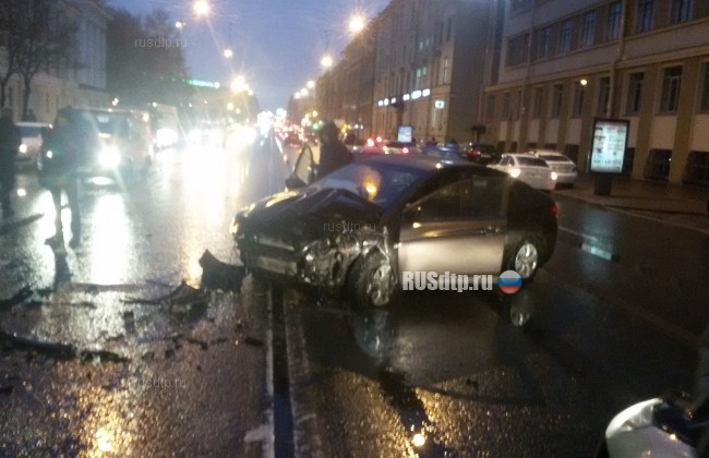 На Московском проспекте в Петербурге уснувший водитель устроил смертельное ДТП