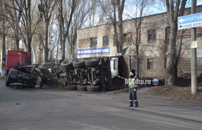 На Украине грузовик залил фекалиями здание МВД