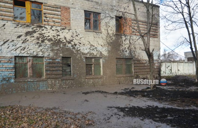 На Украине грузовик залил фекалиями здание МВД