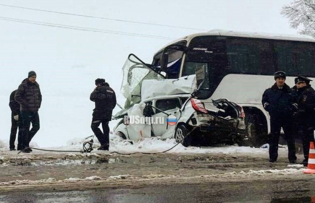 На Кубани в ДТП с автобусом погибли три человека