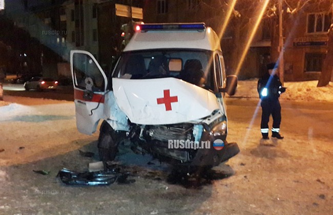 Водитель и двое врачей пострадали в ДТП с участием скорой в Екатеринбурге